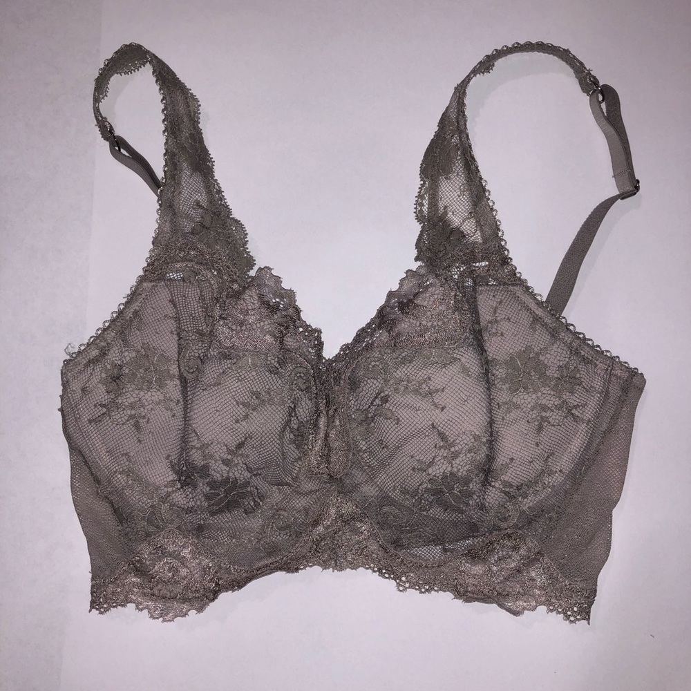 VS BNWOT LACE BRA